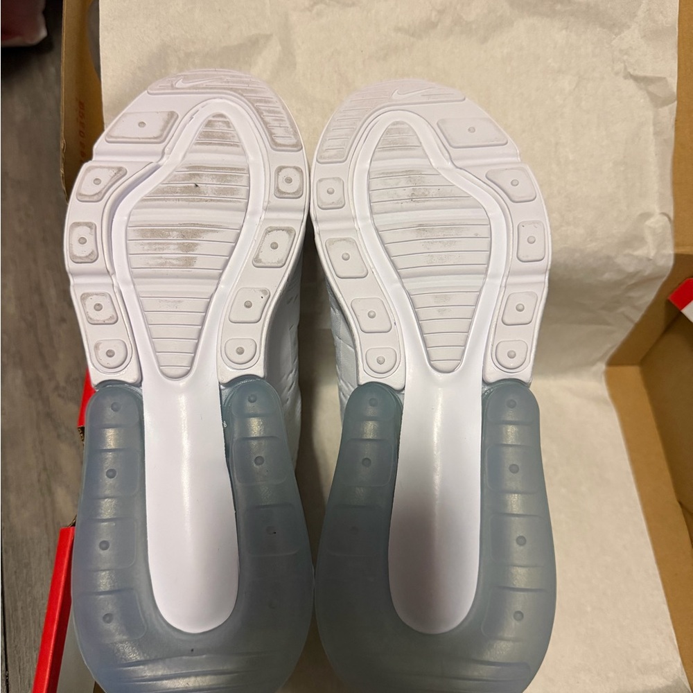 Nike White Air Max 270 Kids Sneakers - Picture 5 of 5